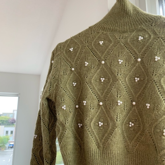 Crop Zara sweater with pearl detail - Picture 2 of 3